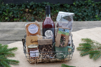 Mandje met lekkers voor de vrouw